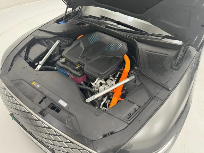 2023 Genesis G80