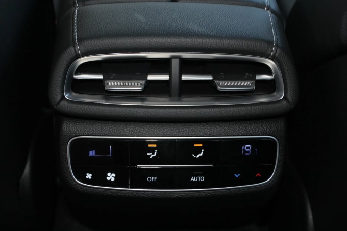 2023 Genesis G80