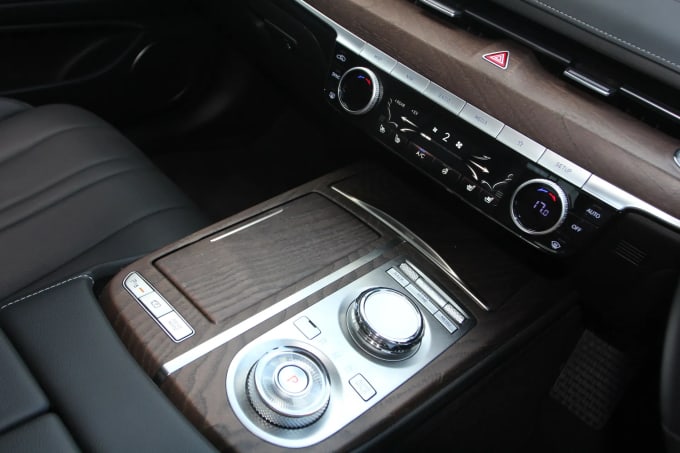 2023 Genesis G80