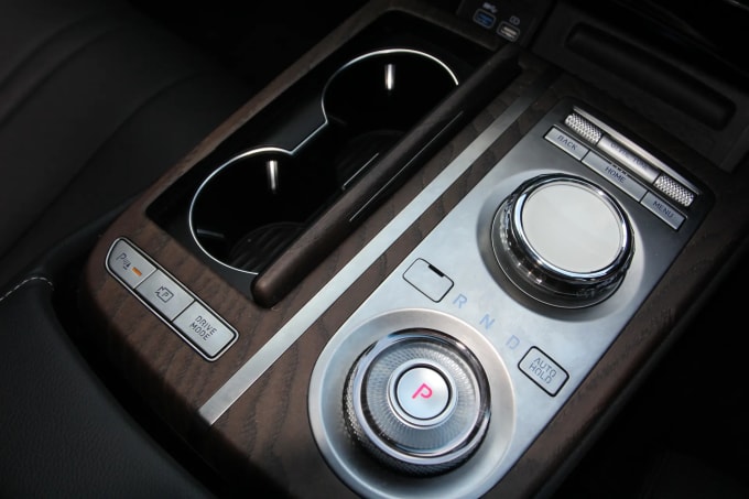 2023 Genesis G80