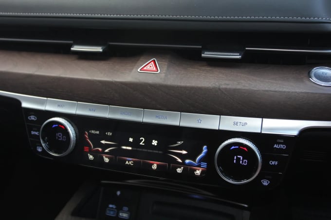 2023 Genesis G80