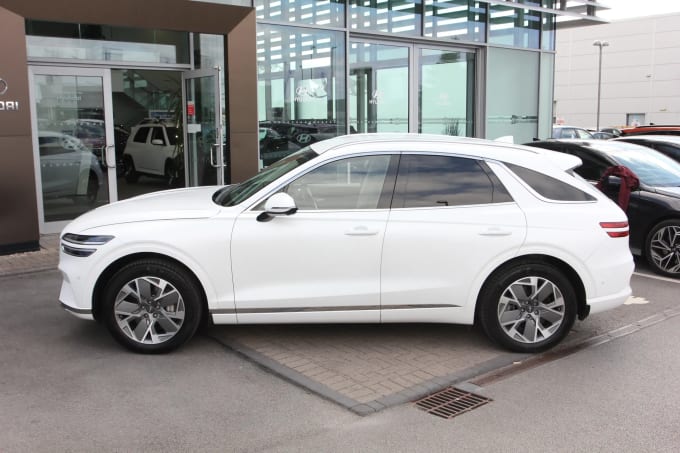 2022 Genesis Gv70