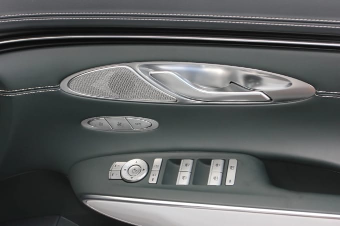 2022 Genesis Gv70