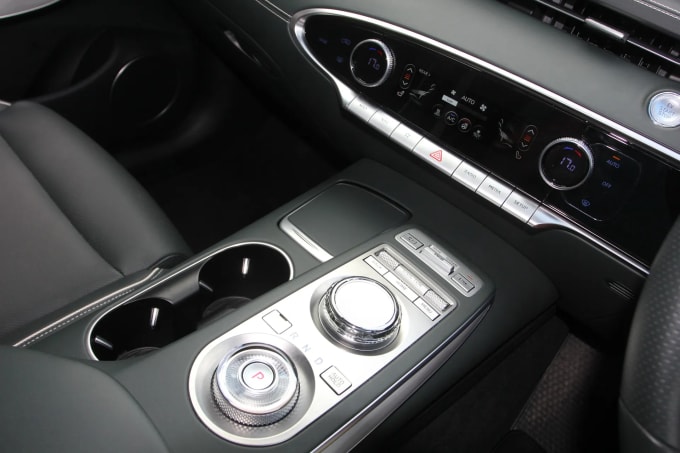 2022 Genesis Gv70