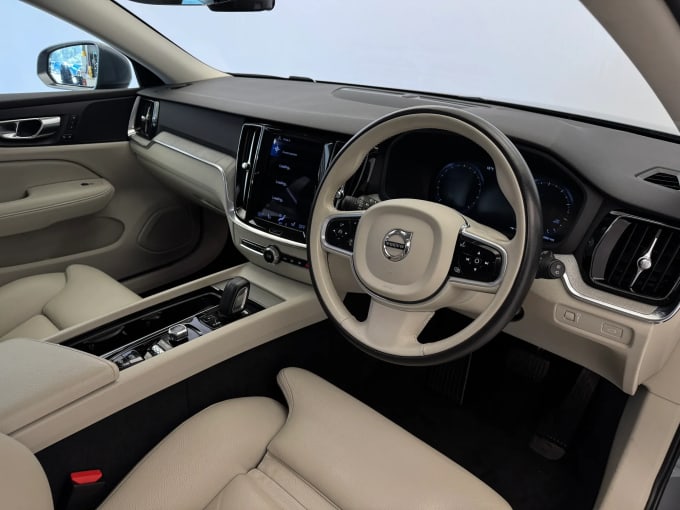 2020 Volvo V60