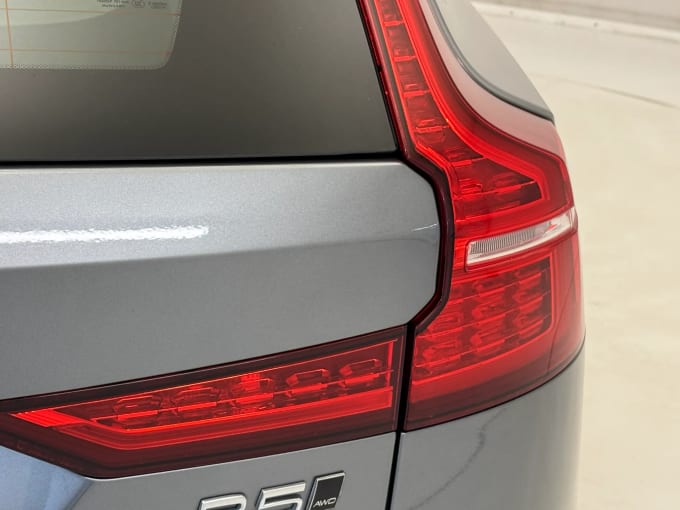 2020 Volvo V60