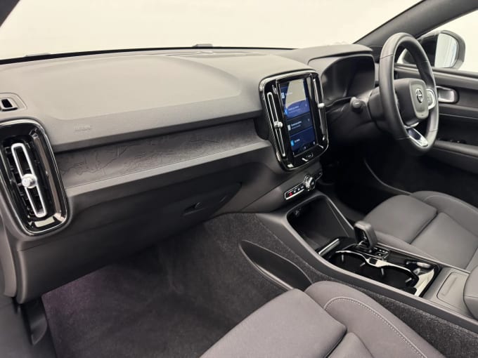 2022 Volvo C40