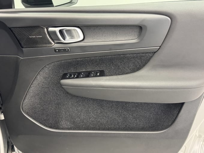 2022 Volvo C40