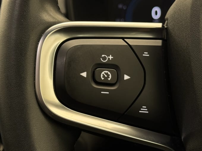 2022 Volvo C40