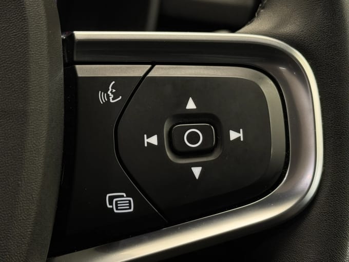 2022 Volvo C40