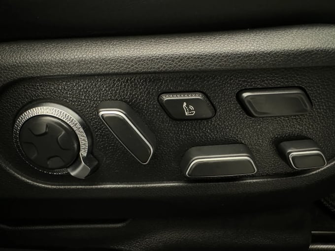 2022 Genesis Gv60