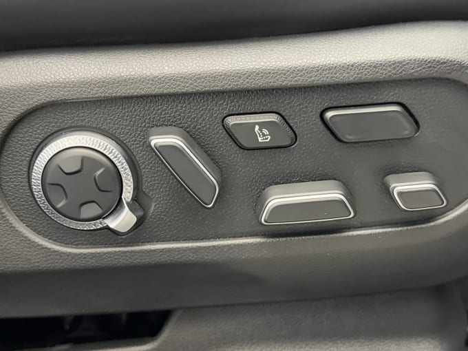 2024 Genesis Gv60