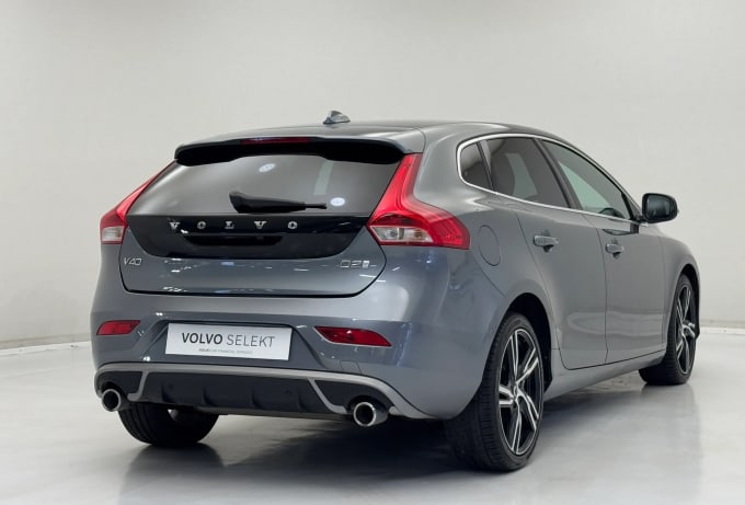 2019 Volvo V40