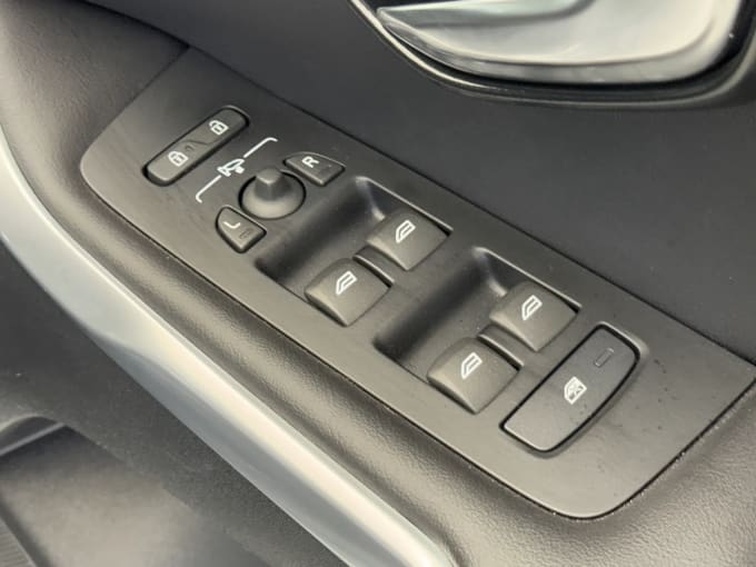 2019 Volvo V40