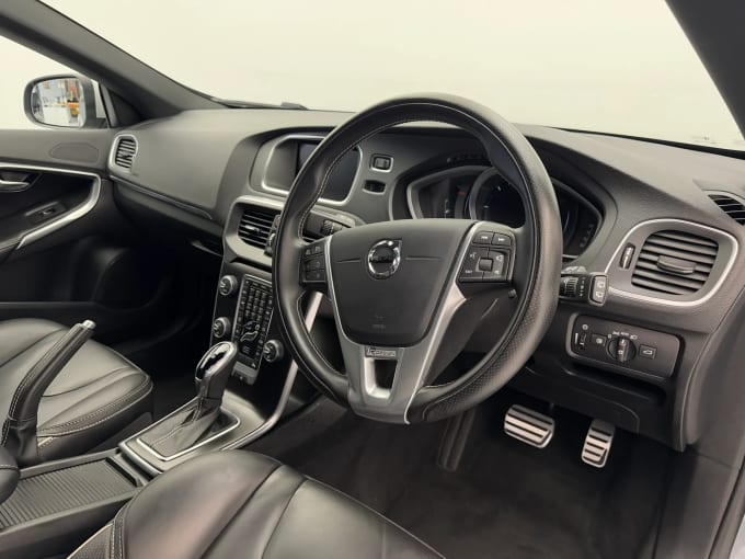 2019 Volvo V40