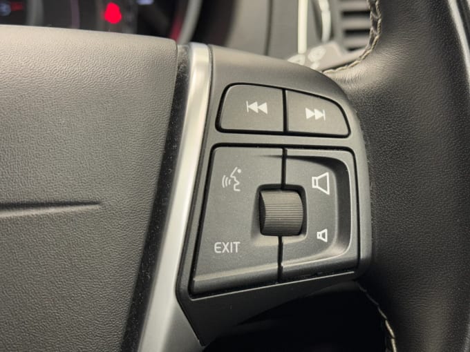 2019 Volvo V40