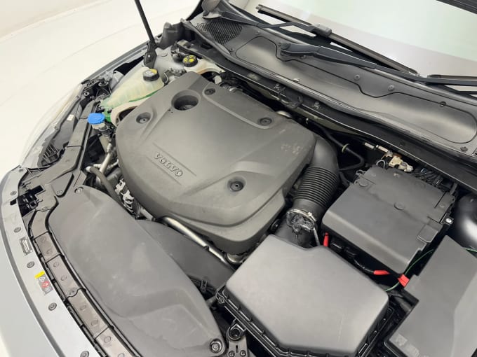 2019 Volvo V40