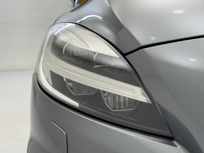 2019 Volvo V40