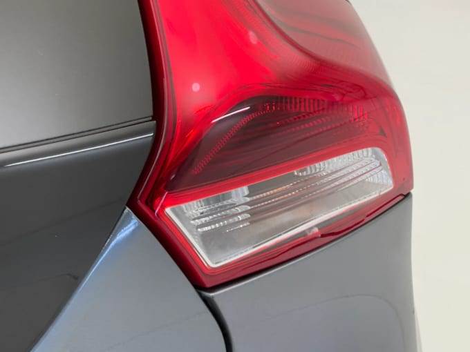 2019 Volvo V40