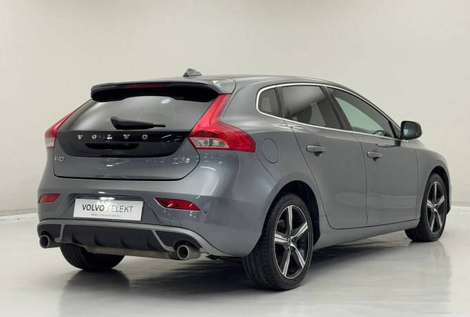 2019 Volvo V40