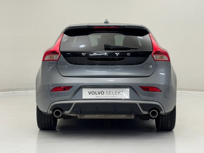 2019 Volvo V40