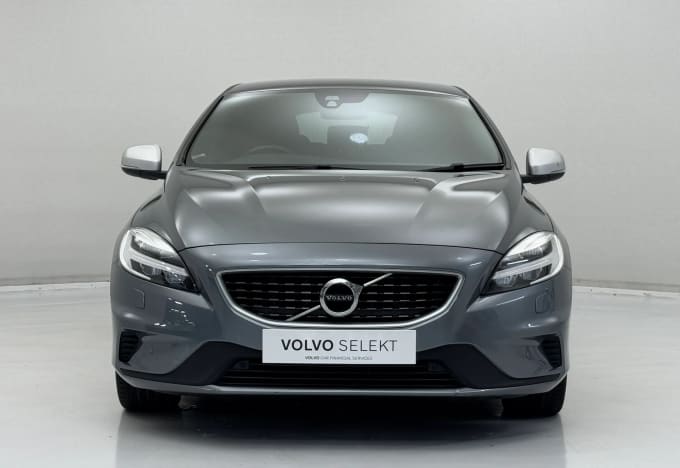 2019 Volvo V40