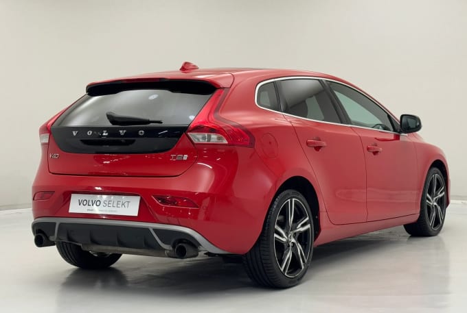 2017 Volvo V40