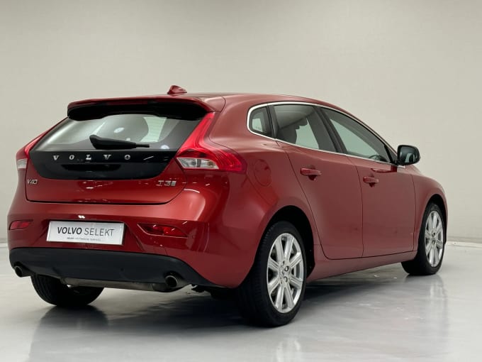 2019 Volvo V40