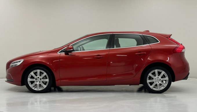 2019 Volvo V40