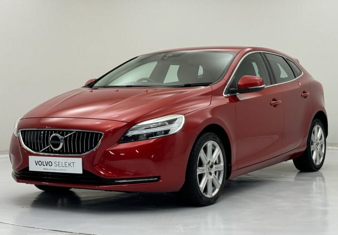 2019 Volvo V40