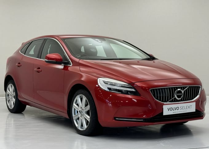 2019 Volvo V40