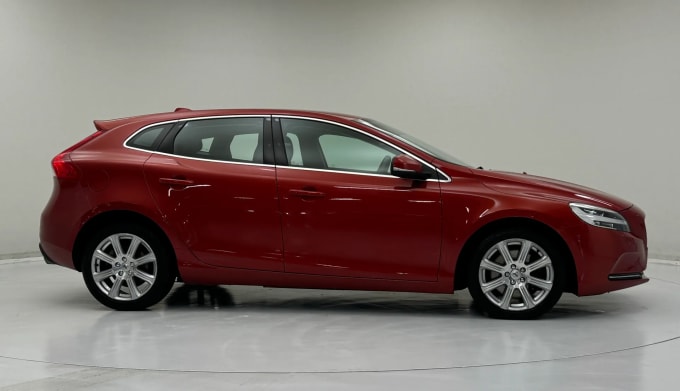 2019 Volvo V40