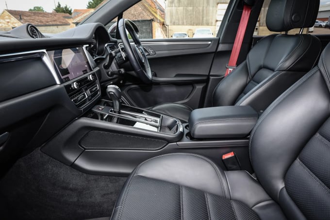 2023 Porsche Macan