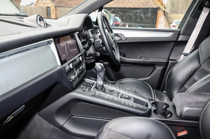 2020 Porsche Macan