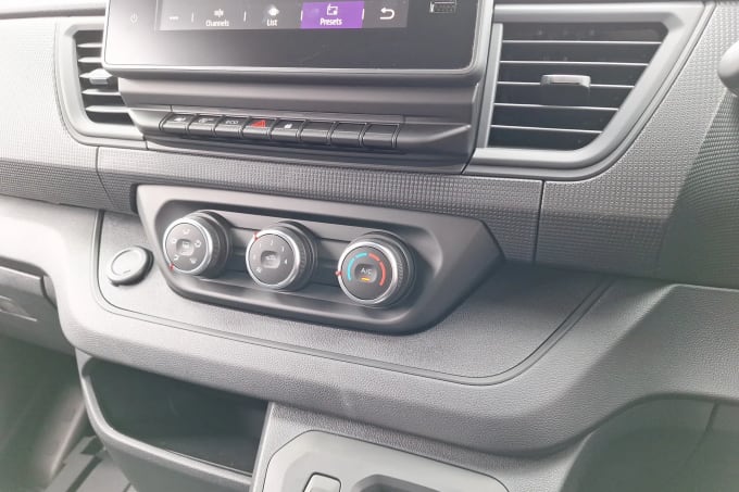 2025 Renault Trafic