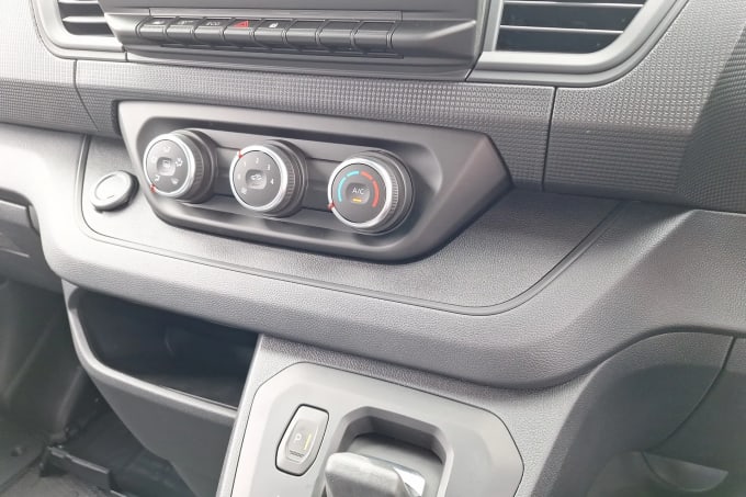 2025 Renault Trafic