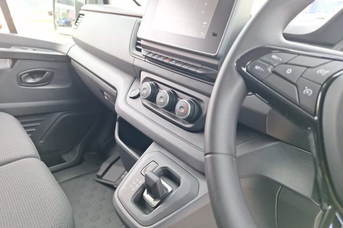 2025 Renault Trafic