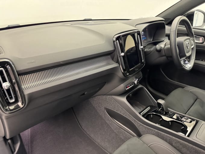 2023 Volvo Xc40
