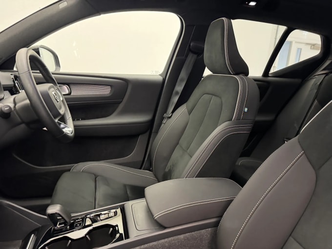 2023 Volvo Xc40