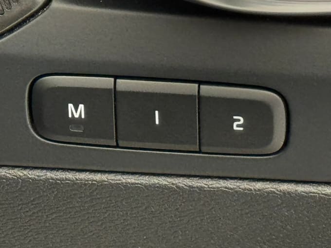 2023 Volvo Xc40