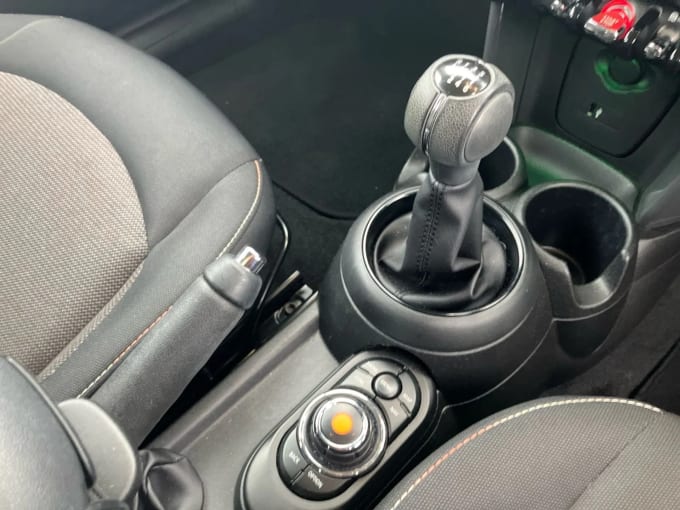 2019 Mini Hatch