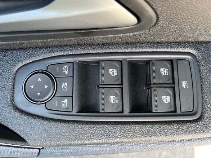 2025 Dacia Duster