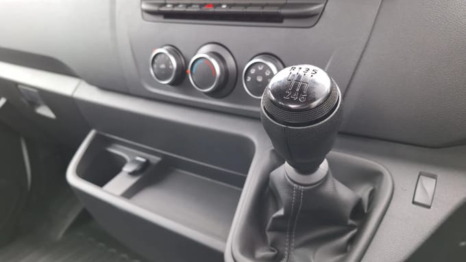 2024 Renault Master