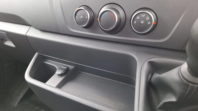 2024 Renault Master