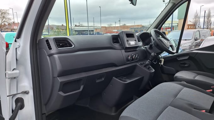2024 Renault Master