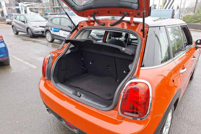 2019 Mini Hatch