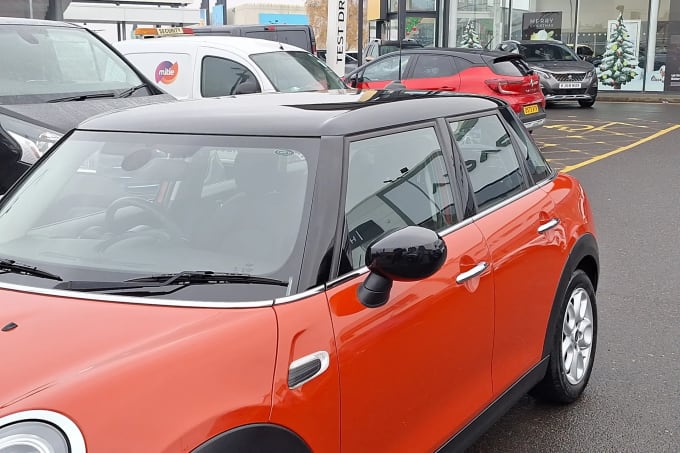 2019 Mini Hatch