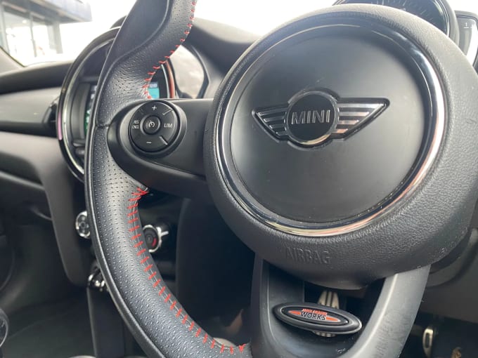 2018 Mini Hatch