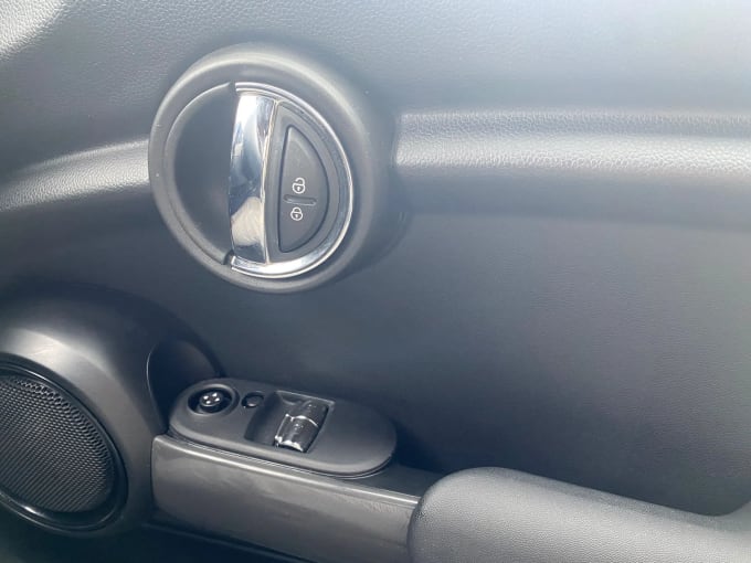 2018 Mini Hatch