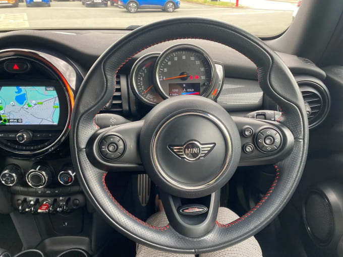 2018 Mini Hatch
